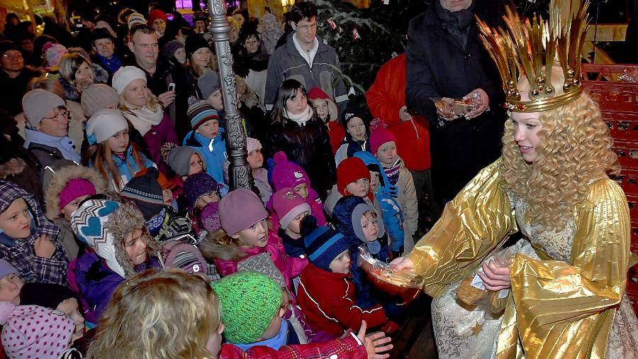 Himmlischer Besuch auf der Erlanger Waldweihnacht Himmlischer Besuch auf der Erlanger Waldweihnacht