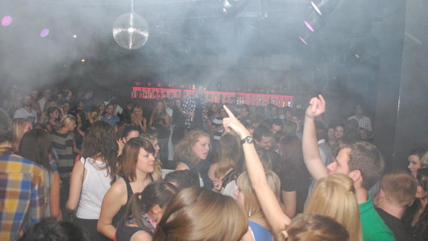 ...die "Disco Punk"-Partynacht im "Paisley" wieder ein voller Erfolg war.
