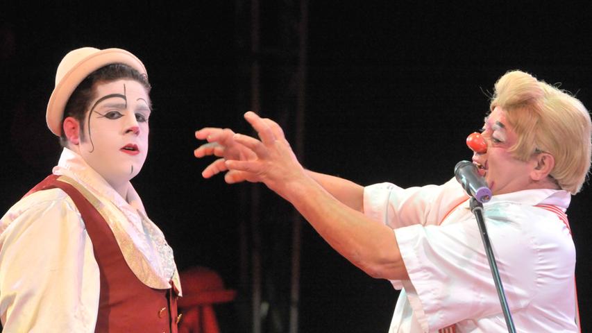 Gelacht werden durfte auch: Clown Toni Alexis steht in vierter Generation einer spanischen Clown-Familie auf der Bühne. 2007 wurde ihm die Trophäe "König des Lachens – Bester Clown der Welt" vom spanischen König überreicht.