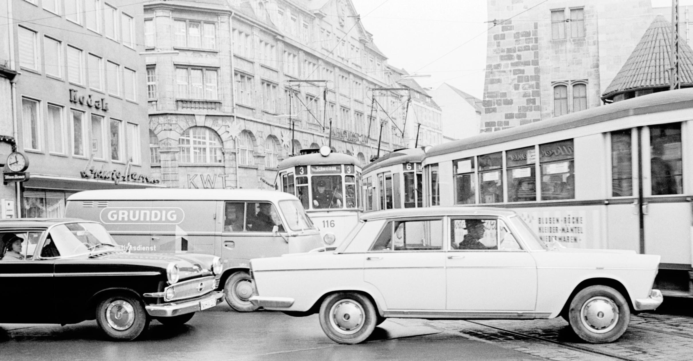 13. Dezember 1962 Straßenbahn soll unter die Erde Nordbayern
