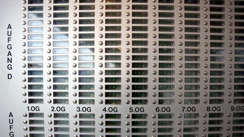 Das ganze Jahr lang befragt das Landesamt für Statistik bayerische Haushalte - vorher gibt es eine Ankündigung per Post. Wer ausgewählt wird, muss mitmachen. Das ganze Jahr lang befragt das Landesamt für Statistik bayerische Haushalte - vorher gibt es eine Ankündigung per Post. Wer ausgewählt wird, muss mitmachen.