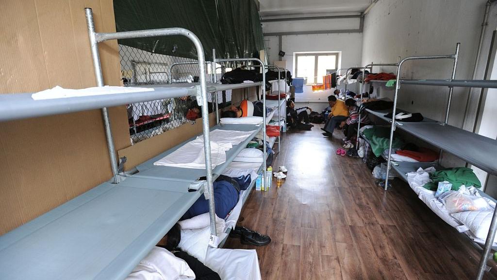 Auch die die Zentrale Aufnahmestelle für Asylbewerber in Zirndorf platzt aus allen Nähten.