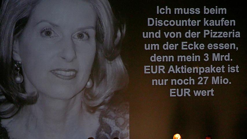 Der Konzern ging 2009 pleite, was ehemalige Mitarbeiter in Fürth dazu brachte, den Konkurs ihres Unternehmens unter anderem mit einem Theaterstück zu verarbeiten.