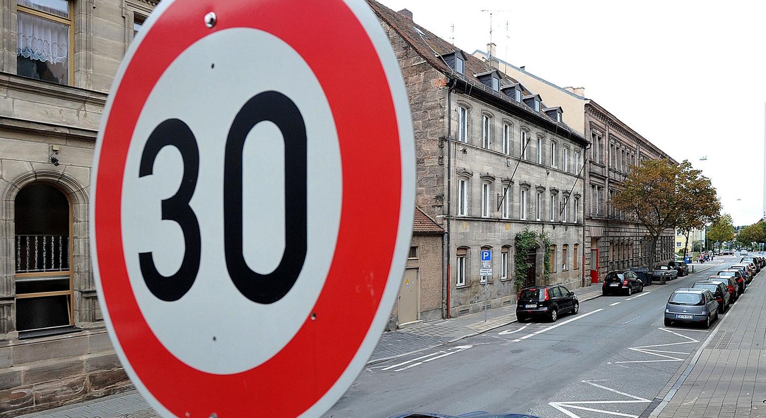 Die CSU ist gegen eine flächendeckende Geschwindigkeitsbegrenzung auf 30 Stundenkilometer im Nürnberger Stadtgebiet.