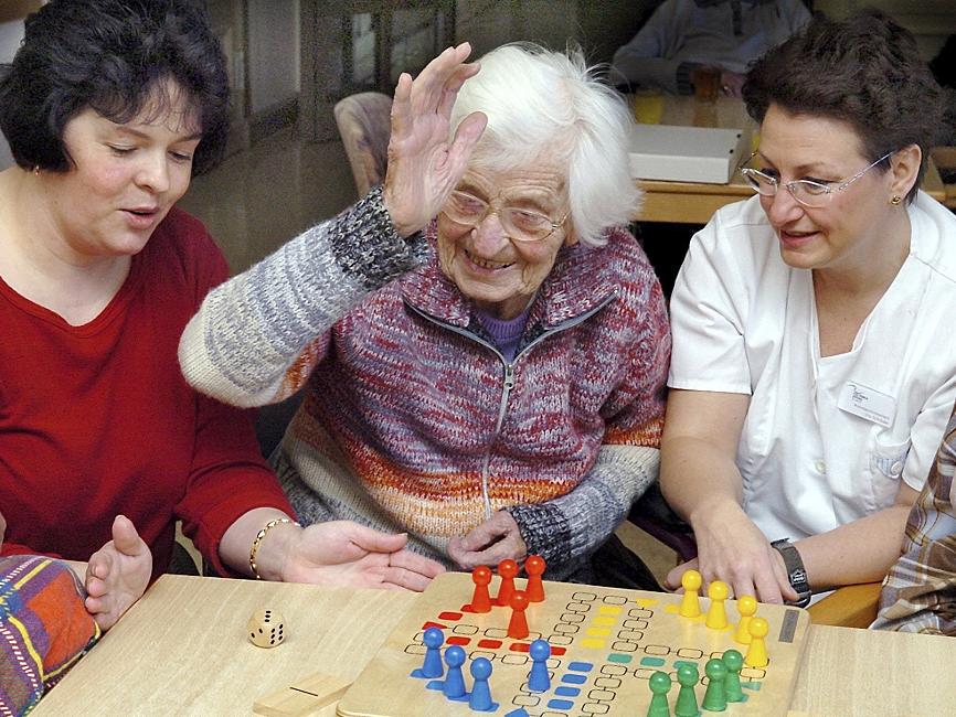 Aus Dem Besuch Im Altenheim Wird Ein Job Region Nordbayern De