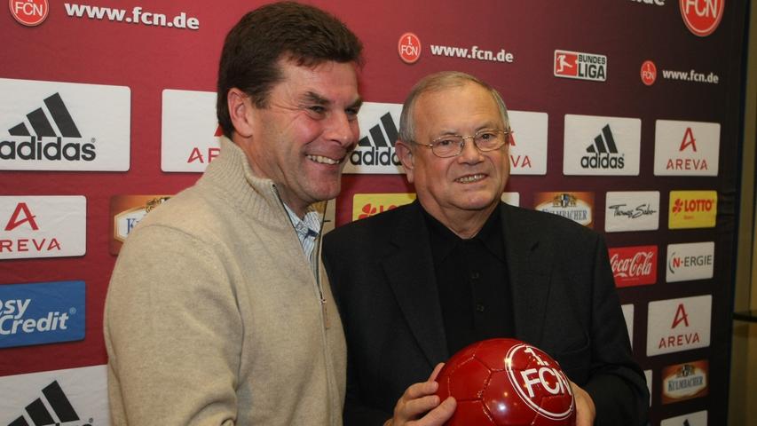 ... 22. Dezember 2009 wurde Hecking vorgestellt. Der damalige Präsident Franz Schäfer hatte einen großen Coup gelandet.