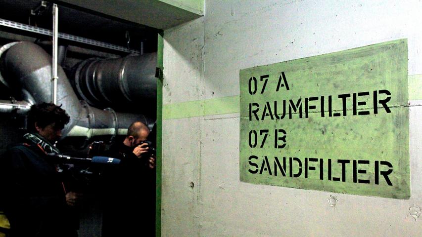 ... ist der Bunker so anschaulich. Deshalb setzt sich der Förderverein Nürnberger Felsengänge für die Erhaltung des Schutzraums ein. Führungen durch den Bunker ...