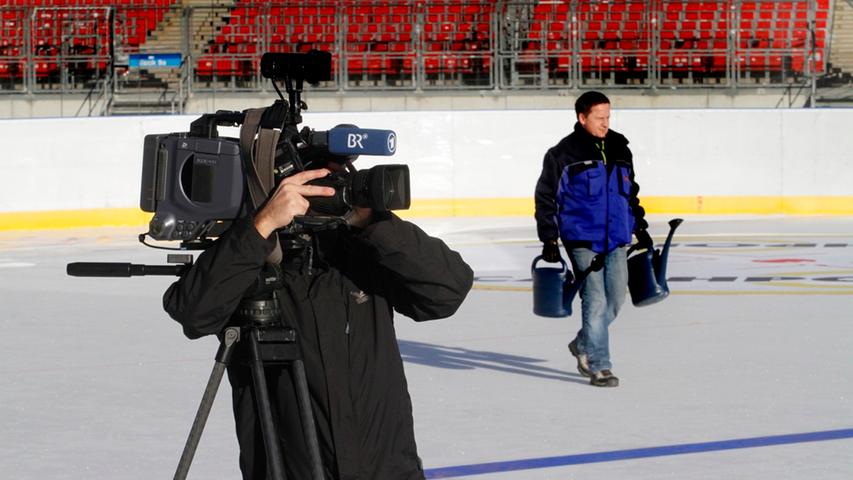 Auch die Medien sind schon ganz gespannt auf das historische Eishockey-Ereignis in der Noris und haben ihre Kameras bereits in Stellung gebracht. Die dazugehörigen Informationen...