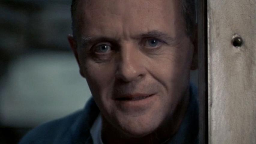 ... Hannibal Lecter in der Roman-Verfilmung "Das Schweigen der Lämmer" bekannt sein. Die unterkühlte Art, mit der Hopkins den Kannibalen spielt, lässt einen schaudern. Für die Rolle hat er sich angewöhnt nicht zu blinzeln - was den Blick von Lecter noch unheimlicher macht.