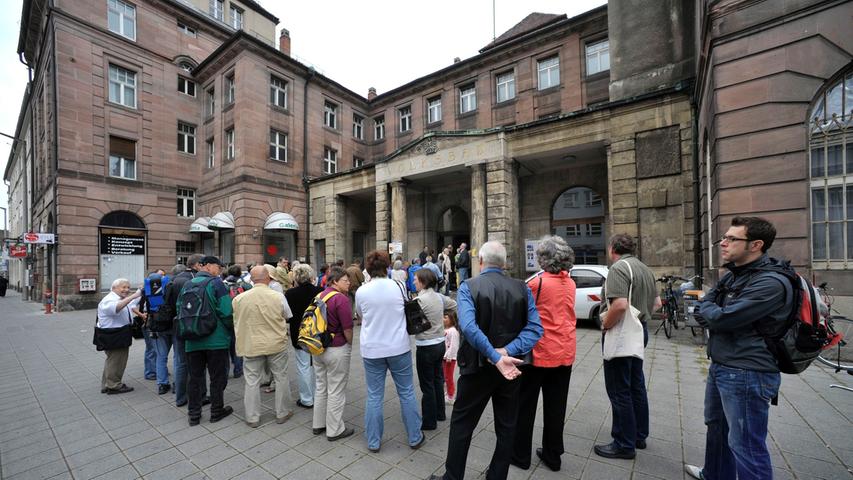 Die Nürnberger lieben ihr Volksbad: 2009 stand beim Tag des offenen Denkmals eine lange Schlange vor dem Eingang.