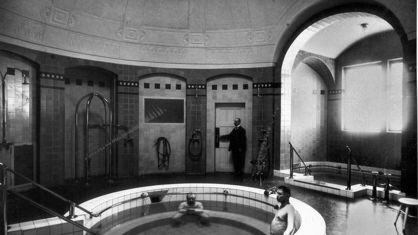 So sah 1914 ein Whirl-Pool aus. Das römisch-irische Dampfbad gehörte zu den Attraktionen des Volksbades.
