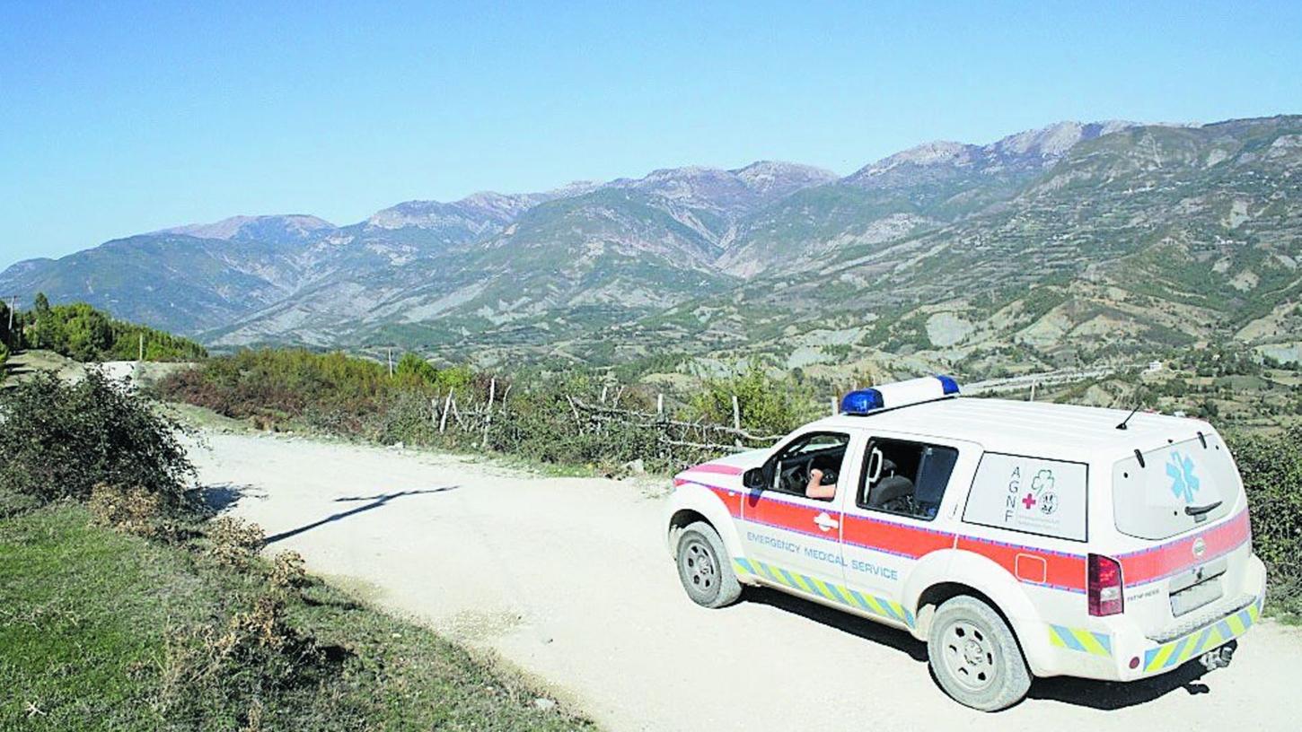 Albanien: Fränkische Sanitäter retten Frühchen Albanien: Fränkische Sanitäter retten Frühchen