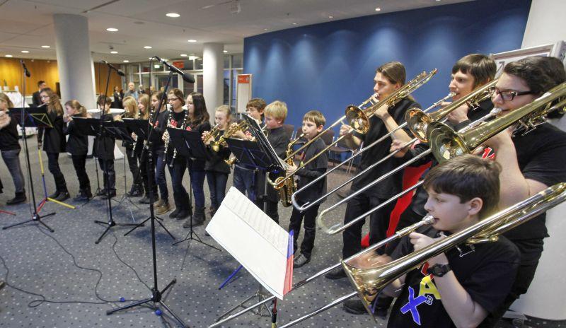 Kein Neujahrsempfang ohne beschwingte Begleittöne: Diesmal spielte die Max-Band der städtischen Musikhochschule für die rund 1400 Gäste.