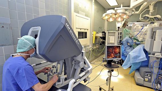 Da Vinci operiert ab Mitte 2022 in Neumarkt: Wenn der Chirurg den OP-Roboter per Konsole steuert