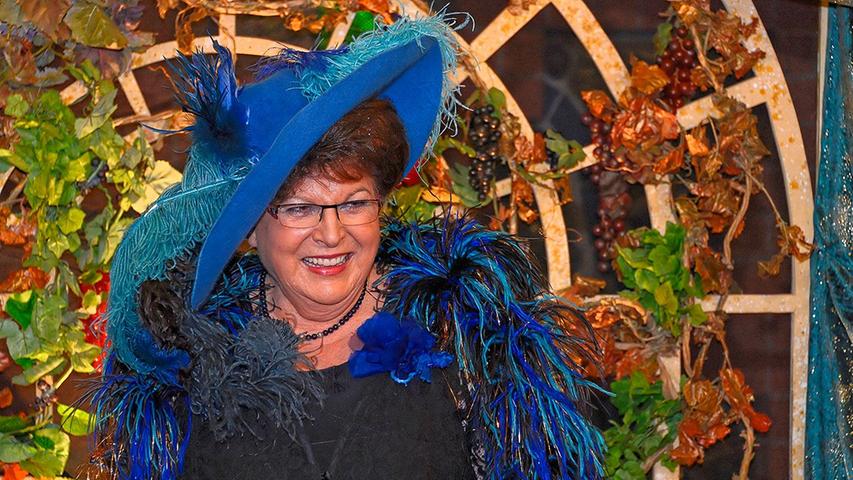 Landtagspräsidentin Barbara Stamm gab die Grande Dame.