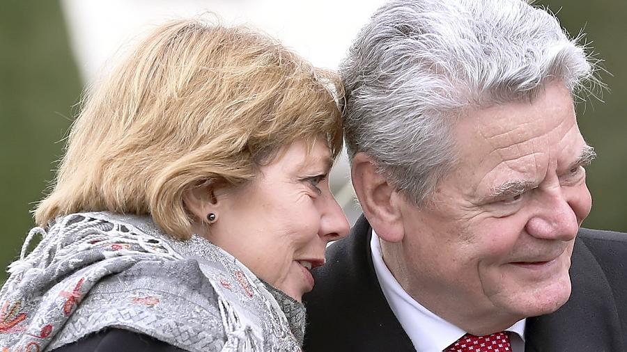 Die Lebensgefährtin des Bundespräsidenten Joachim Gauck sieht weiterhin keinen Anlass für eine Hochzeit.