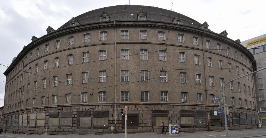 Der Post-Rundbau an der Ecke Bahnhofstraße/Allersberger Straße.