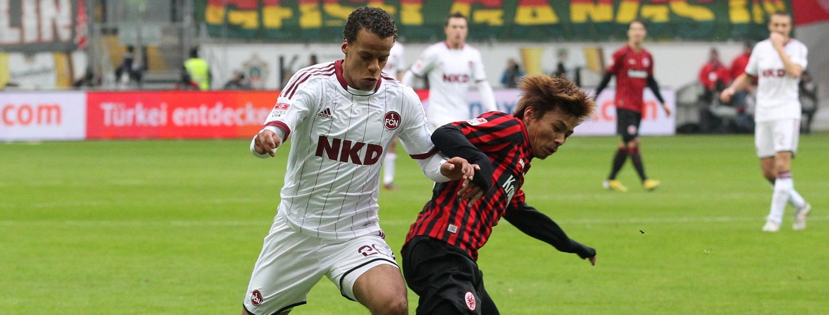 Aus Gegnern werden Kollegen: Timothy Chandler und Takashi Inui haben ab dem Sommer den gleichen Arbeitgeber. Aus Gegnern werden Kollegen: Timothy Chandler und Takashi Inui haben ab dem Sommer den gleichen Arbeitgeber.