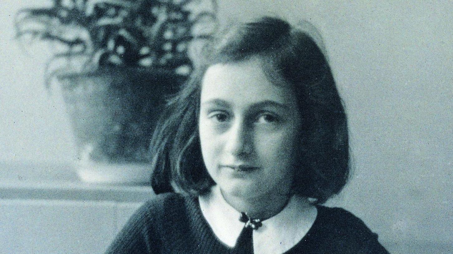 Anne Frank starb 1945 im Konzentrationslager Bergen-Belsen im Alter von 15 Jahren. Ihre Erfahrungen während des dritten Reiches dokumentierte sie in ihrem weltberühmten Tagebuch.