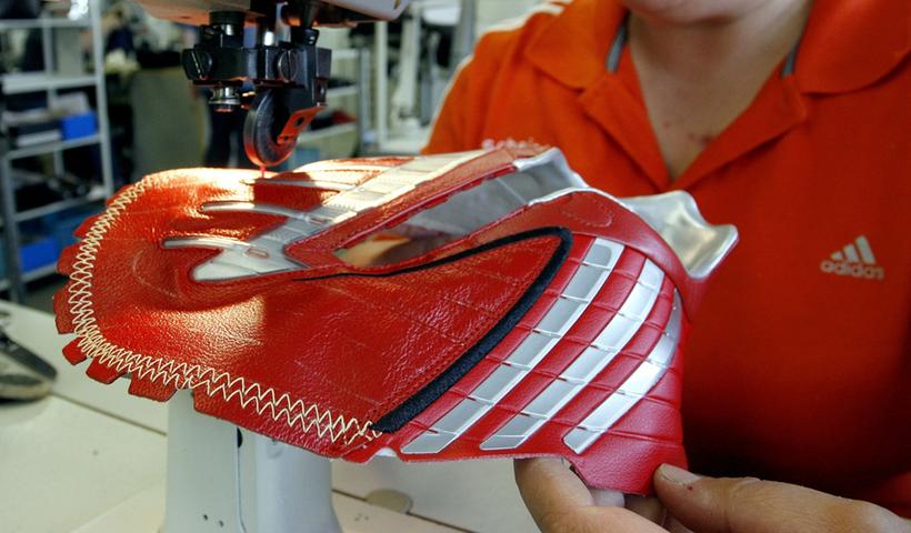 Die Produktionsstandorte von Adidas und Puma sind zum größten Teil ins Ausland verlegt worden. Doch auch in Scheinfeld wird noch produziert.