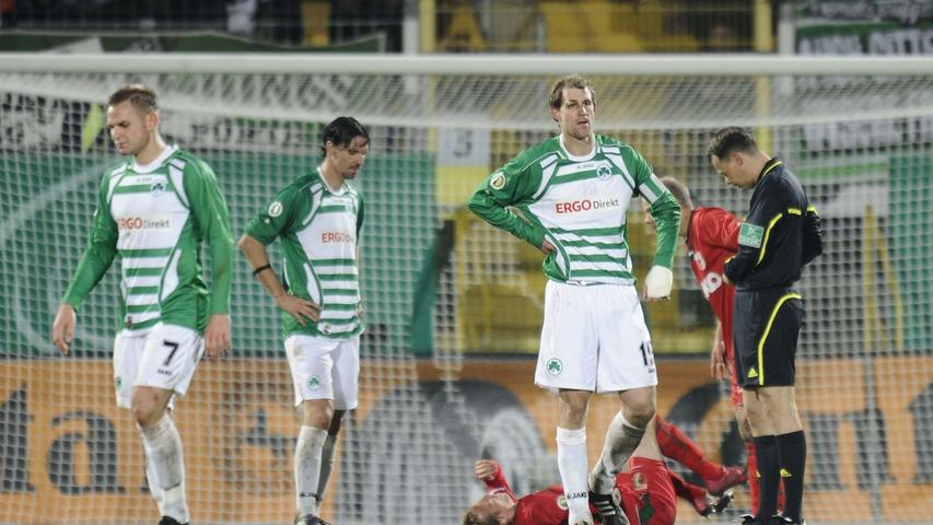 Niederlage gegen den FCA: Fürth fliegt aus dem Pokal