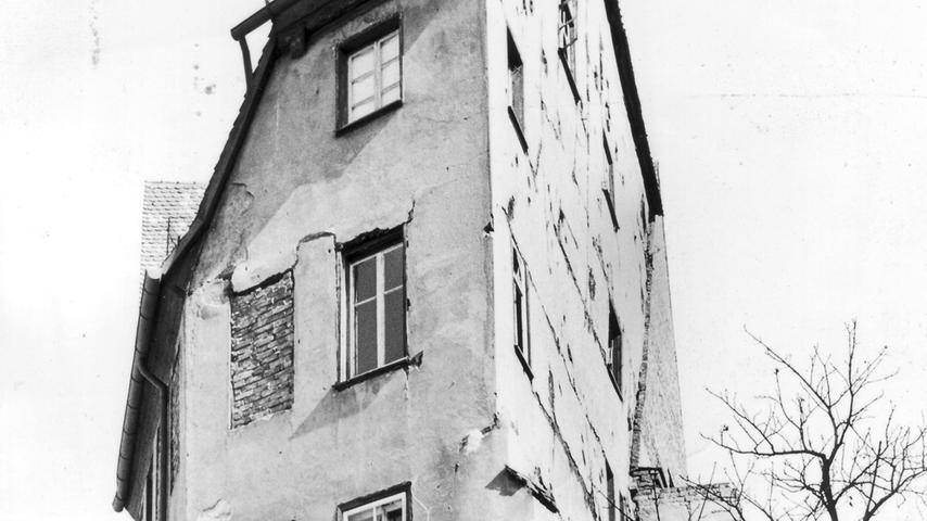 Eines der ältesten Gebäude Nürnbergs soll abgerissen werden. Das Haus wurde im Jahre 1484 erbaut. (Zum Artikel: "Ein Haus von 1484 wird abgerissen")