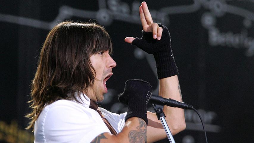 Platz 2: Red Hot Chili Peppers. Nur einmal dabei - und zwar 2004 - waren auch die Funkrocker der Red Hot Chili Peppers um Sänger Anthony Kiedis (Bild).
