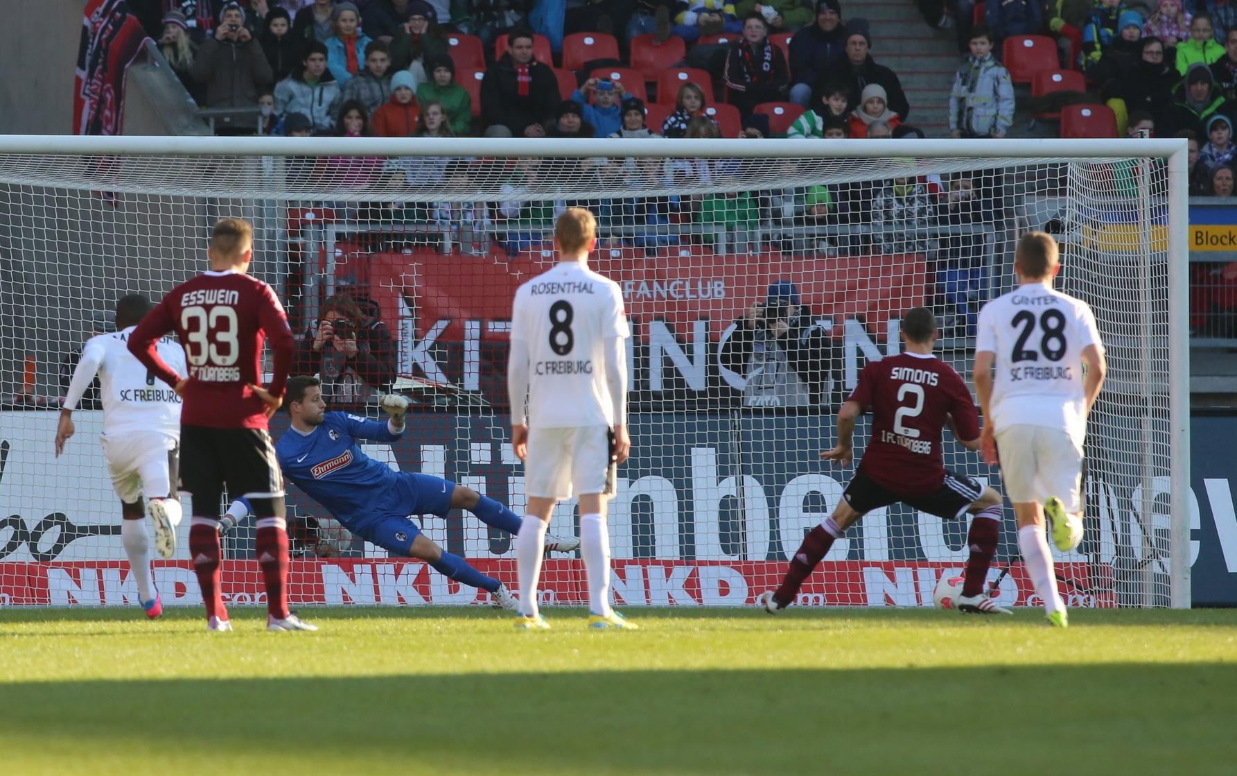 Nach vier Pleiten in Serie ist der FCN im April 2012 in Freiburg gefordert, um nicht tiefer in den Tabellenkeller zu rutschen. Zur Pause deutet alles auf einen Befreiungsschlag hin. Nach Simons' frühem...