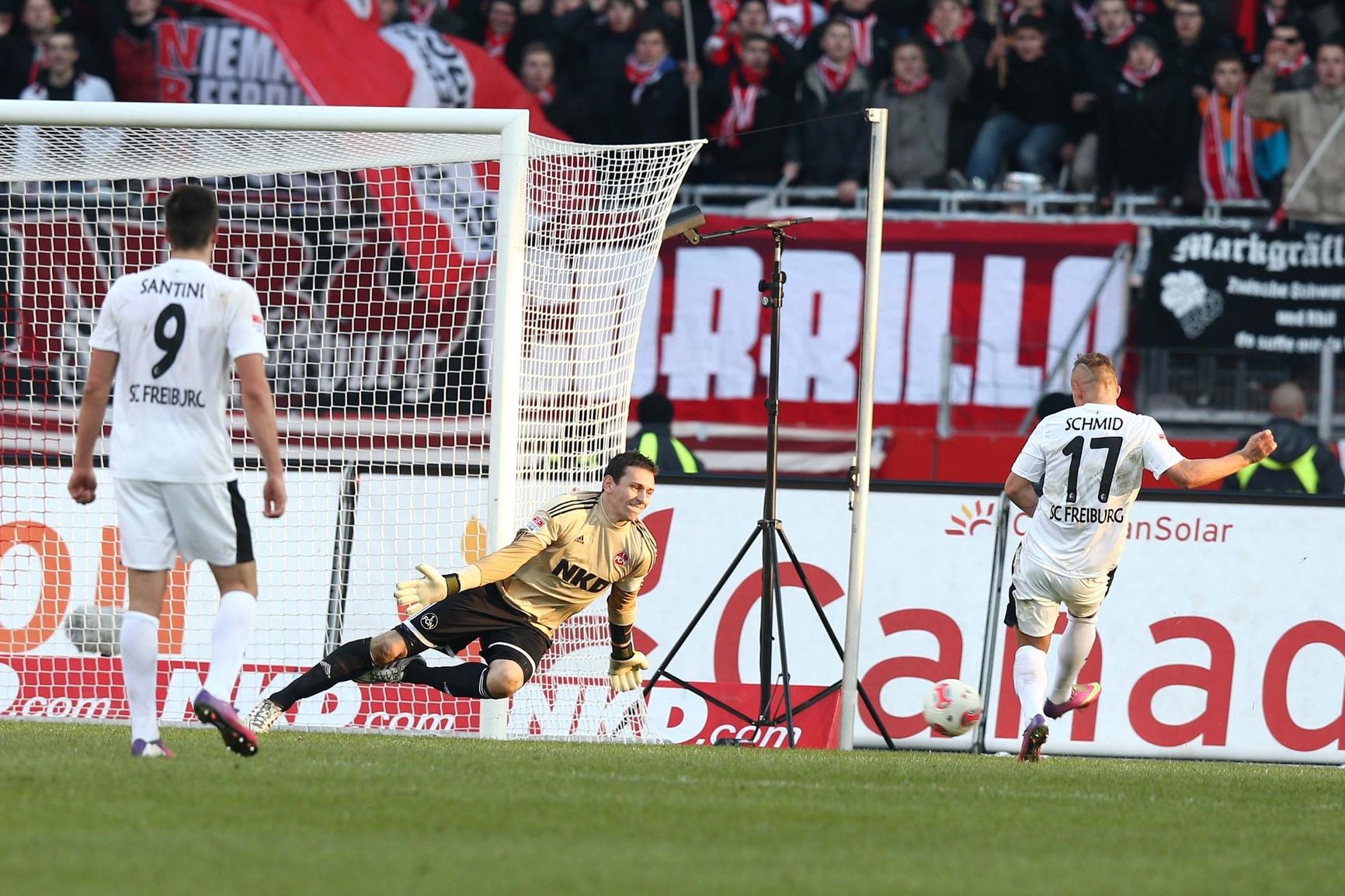 Schmerzhaft für alle Cluberer die Situation in der 83. Minute: Raphael Schäfer pariert zwar Julian Schusters Flachschuss. Doch der ungedeckte Jonathan Schmid befördert den zurückprallenden Ball zum späten Ausgleich in die Maschen.