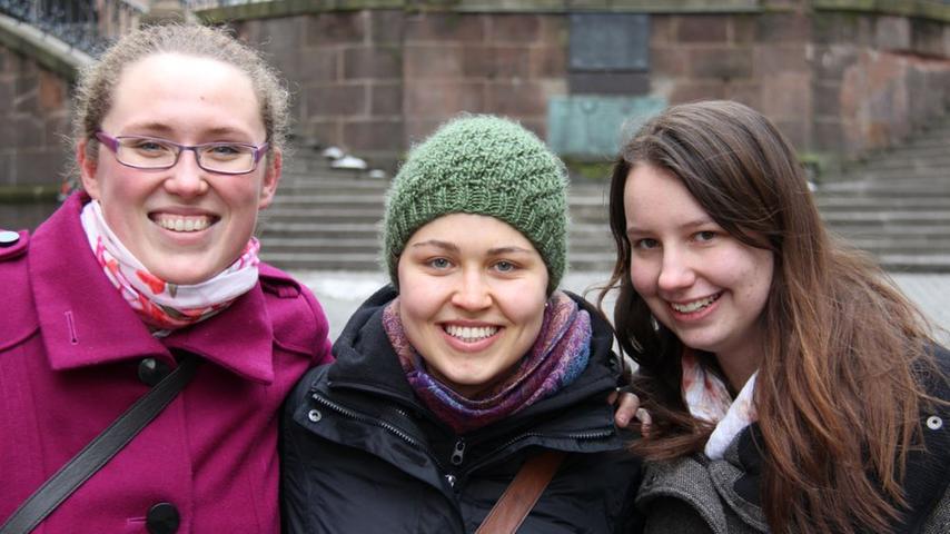 Christine Bayer (26), Rahel Eckardt (20), Hanna Gillmann (20, von links): "Wir freuen uns vor allem auf die Sonne, den ersten Eisbecher und Fahrradfahren."