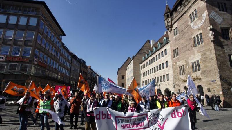 Öffentlicher Dienst demonstriert in Nürnberg