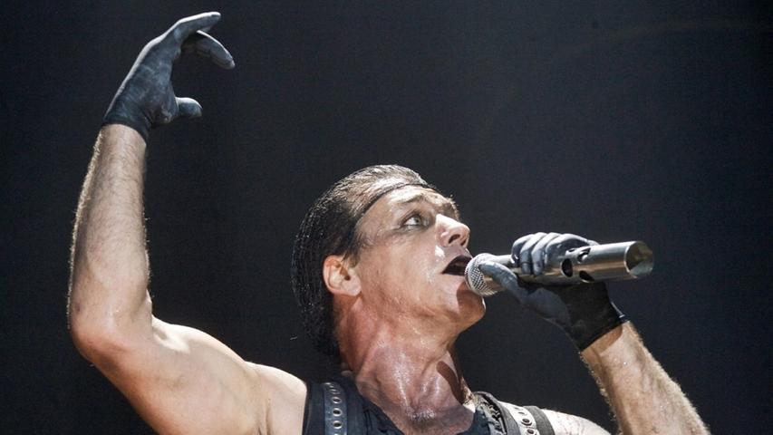 Platz 3: Rammstein. Privat mag es Sänger Till Lindemann eher ruhig, auf der Bühne sind Rammstein allerdings eher auf die lauten Klänge abonniert. Bei Rock im Park gab es 1998 und 2010 Tanzmetall à la Rammstein auf die Ohren.