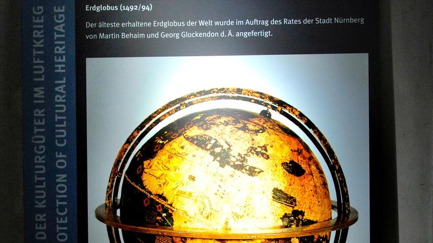 Zu den geborgenen Schätzen gehört auch der sogenannte "Behaim-Globus" von 1492. Der älteste erhaltene Erdglobus der Welt wurde im Auftrag des Rates der Stadt Nürnberg angefertigt.