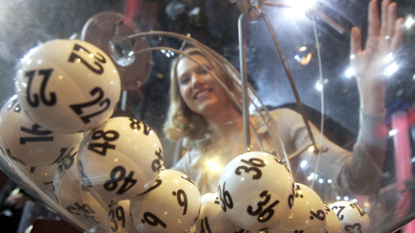 Ziehung der Lotto-Zahlen: Die Spannung steigt. Das Glücksgefühl verebt aber auch nach einem Gewinn.
