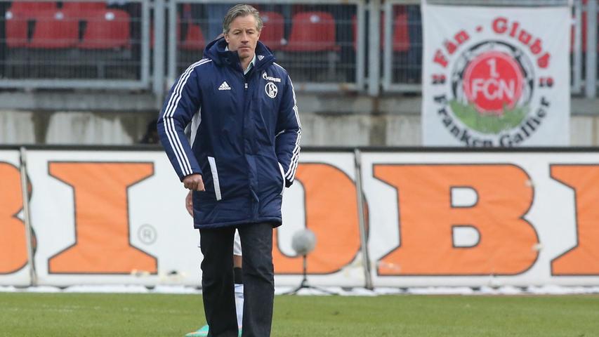 Schön? Schalke-Trainer Jens Keller wird da vehement widersprechen, enttäuscht schlurft der schwäbische Interimstrainer nach dem Abpfiff über den Rasen. Zu diesem Zeitpunkt...