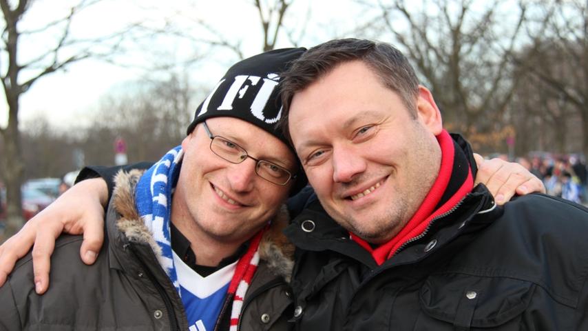 Dirk (32) und Henry (39): "Alexander Esswein war grandios. Trotz der Niederlage von Schalke wird die Freunschaft dennoch gepflegt!"