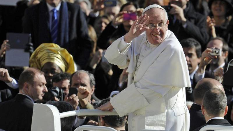 Papst Franziskus I. ist der erste lateinamerikanische Papst und gibt sich in seinem  Amt sehr bescheiden.