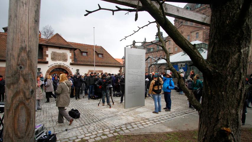 Ein neuer Ort des Gedenkens ist in Nürnberg entstanden. Am Donnerstag wurde der Mahn- und Gedenkort für die Opfer der NSU-Terrorzelle im Süden der Altstadt Nürnbergs eingeweiht.