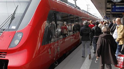 Das erwartete Chaos im Pendlerverkehr blieb trotz Streik aus - lediglich die Straßenbahnen waren völlig lahmgelegt.