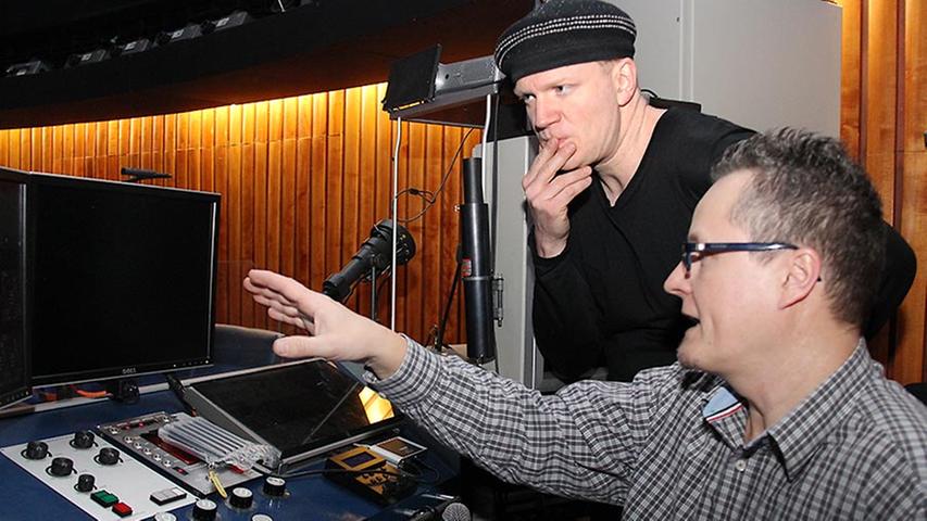 Künstler, Schauspieler und Musiker Zoy Winterstein steht deshalb seit Monaten in engem Kontakt mit dem technischen Leiter des Planetariums, Jürgen Sadurski.