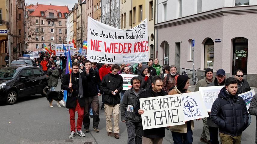 "Von deutschem Boden darf nie wieder Krieg ausgehen" - eine zentrale Botschaft des diesjährigen Ostermarsches.