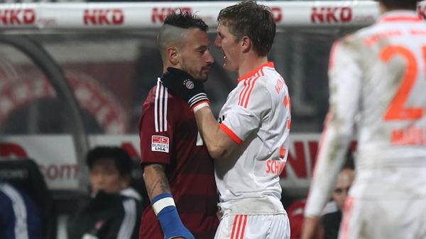 In der Hinrunde 2012/13 ging es heftig zur Sache. Gebhart sah nach seinem Ellebogeneinsatz Gelb-Rot, Schweinsteigers rotwürdiger Würgegriff blieb derweil ungeahndet. Viel schmerzlicher...