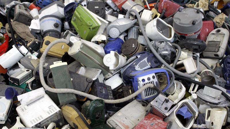 Jährlich 1,7 Millionen Elektrogeräte werden laut der Deutschen Umwelthilfe in Deutschland verkauft. Aber nur vier von zehn werden demnach auch ordnungsgemäß entsorgt und wiederverwertet.