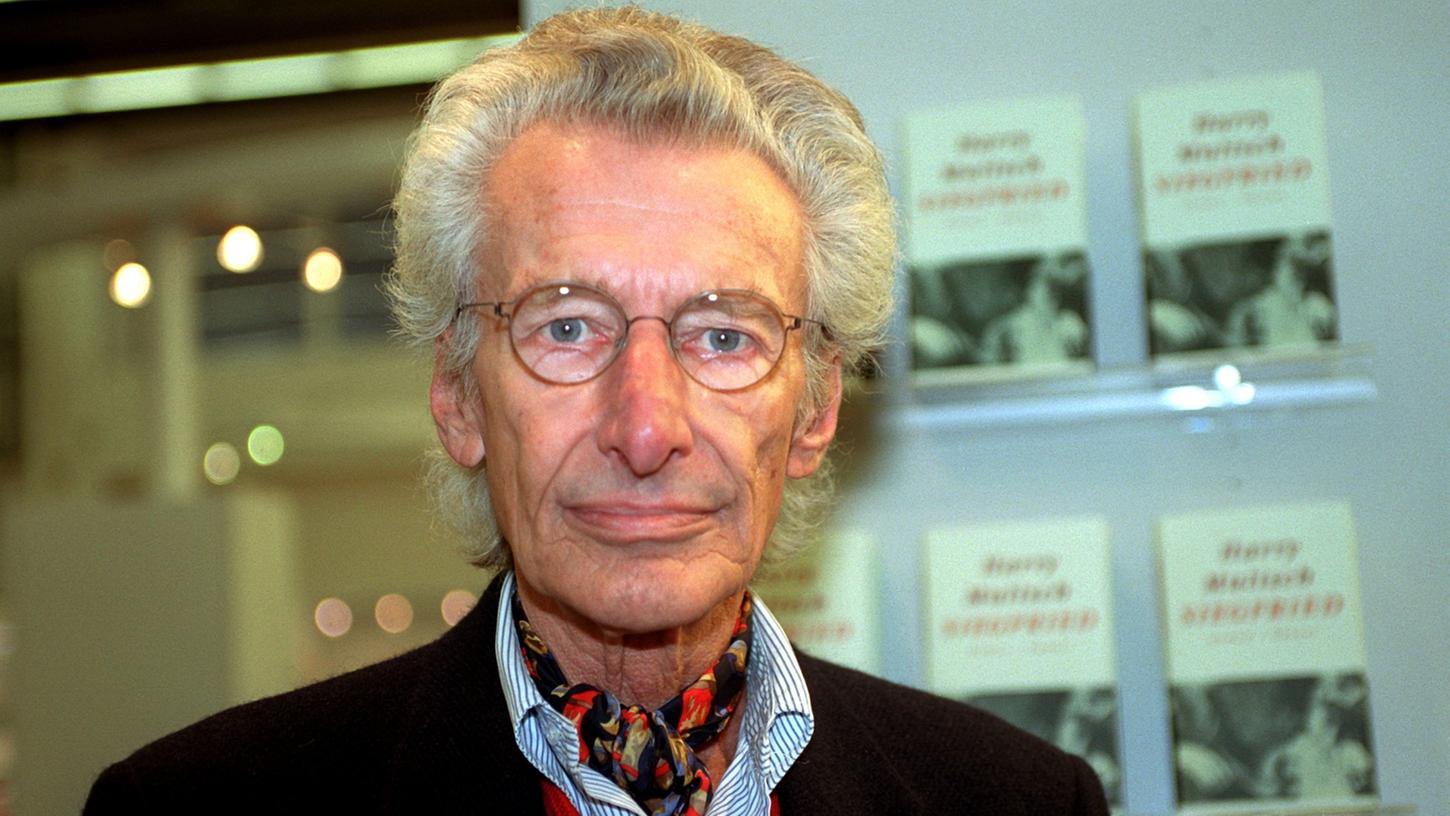 Schriftsteller Harry Mulisch mit 83 Jahren gestorben Schriftsteller Harry Mulisch mit 83 Jahren gestorben