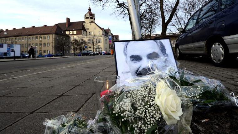 Eines der NSU-Opfer: Nürnberg trauerte 2005 um Ismail Yazar, der von den Neonazis ermordet wurde. Die Ausstellung erinnert auch daran. Eines der NSU-Opfer: Nürnberg trauerte 2005 um Ismail Yazar, der von den Neonazis ermordet wurde. Die Ausstellung erinnert auch daran.