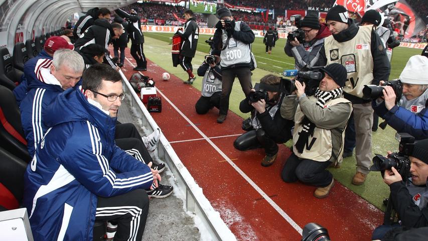 Noch leicht verunsichert durch den Medienrummel um seine Person meisterte der neue Coach seine Feuertaufe bravourös: Am Ende holte der 1. FC Nürnberg zum Rückrundenauftakt ein respektables 1:1.