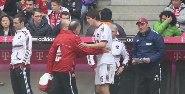 ... am Ende war Timm Klose in der 55. Minute. Eine Gehirnerschütterung zwang den Schweizer zur Aufgabe.