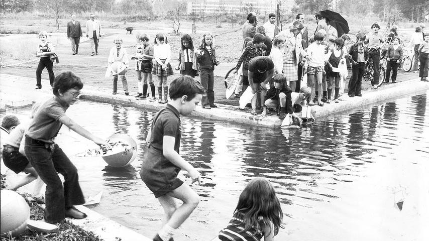 Den Wasserspielplatz konnten die Kinder 1972 in Besitz nehmen. Er ist längst geschlossen...