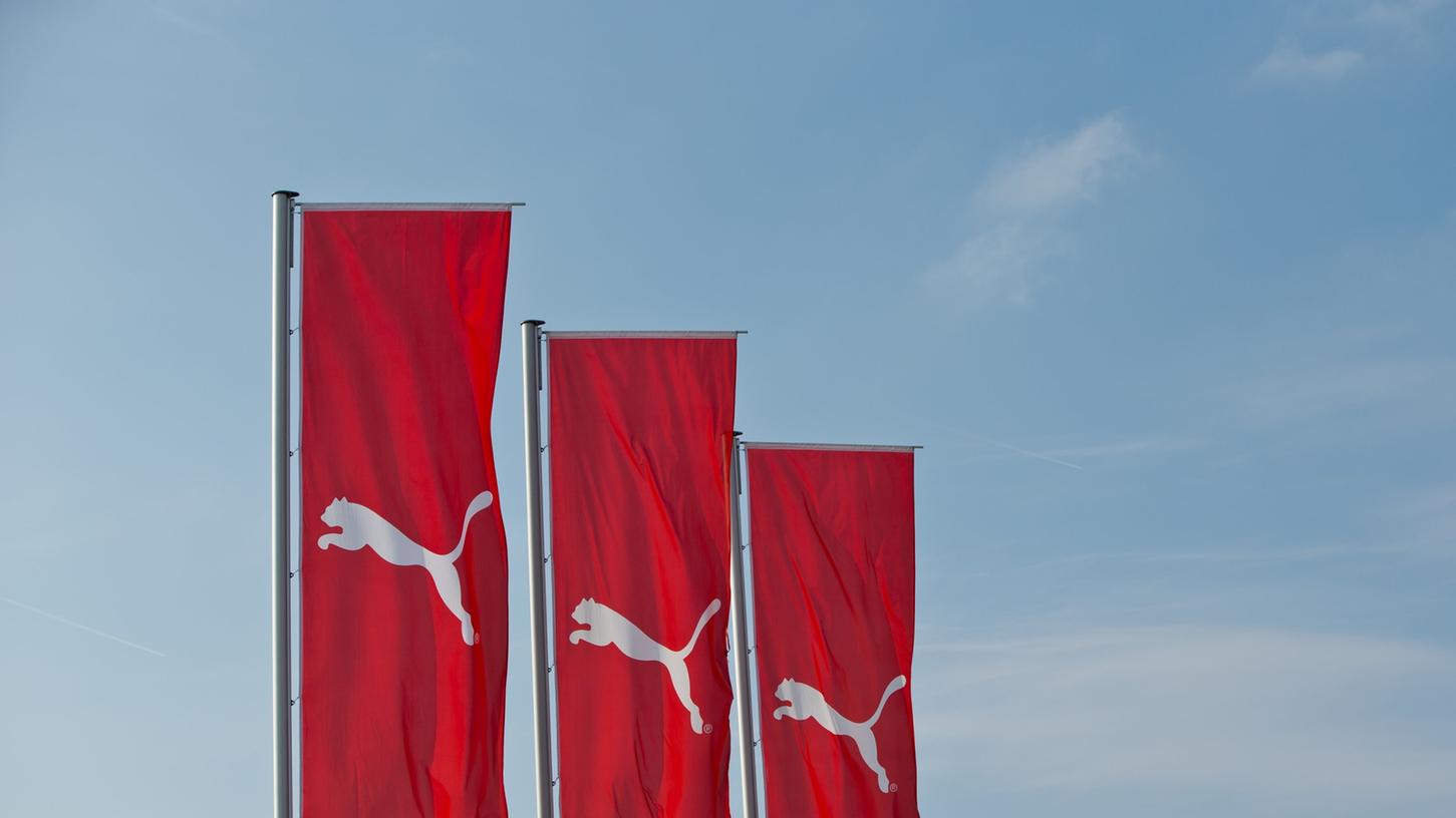 Als Ausrüster der deutschen Handball-Auswahlteams zeigt Puma auch im Handballgeschäft Präsenz. Als Ausrüster der deutschen Handball-Auswahlteams zeigt Puma auch im Handballgeschäft Präsenz.