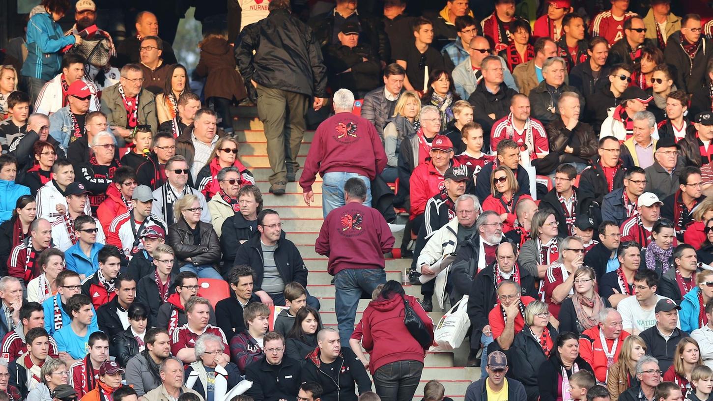 Derbyfrust: Nicht alle Clubfans schlichen nach Hause und zogen sich die Bettdecke über den Kopf. Beim CEF wurden einige enttäuschte Cluberer ausfällig. Derbyfrust: Nicht alle Clubfans schlichen nach Hause und zogen sich die Bettdecke über den Kopf. Beim CEF wurden einige enttäuschte Cluberer ausfällig.